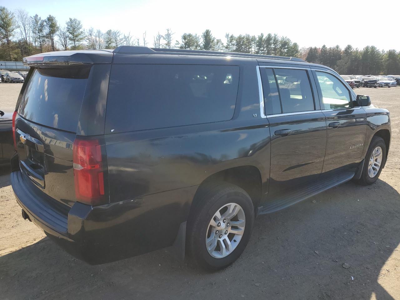 2018 Chevrolet Suburban K1500 Lt - Image 3