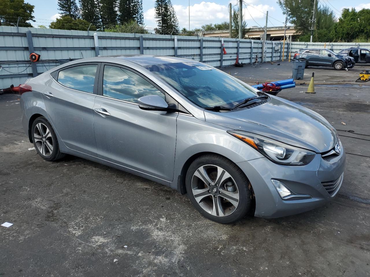 2015 Hyundai Elantra - Фото 4