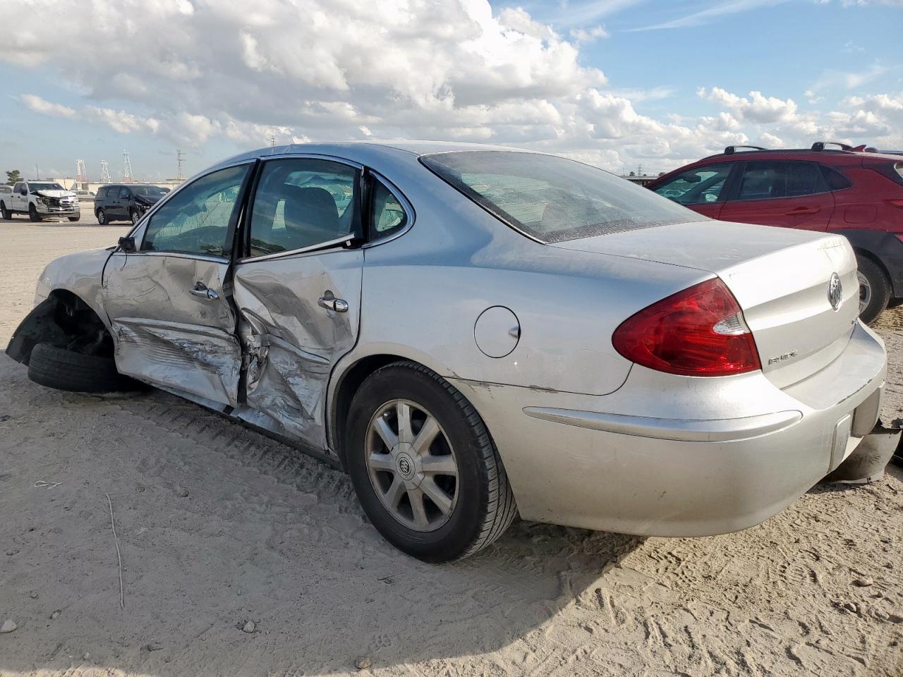 2005 Buick Lacrosse Cxl - Image 2