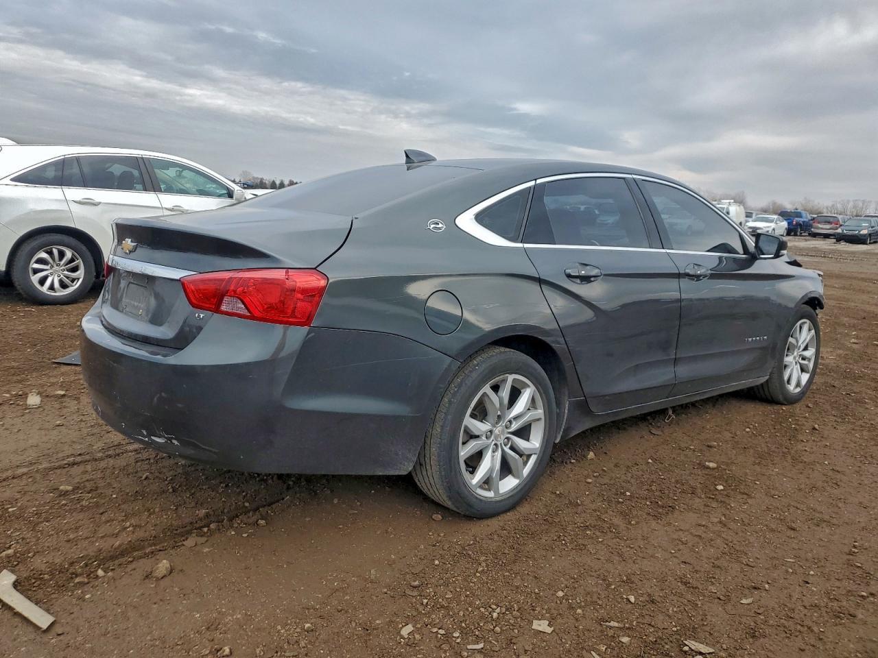 2019 Chevrolet Impala Lt - Image 3