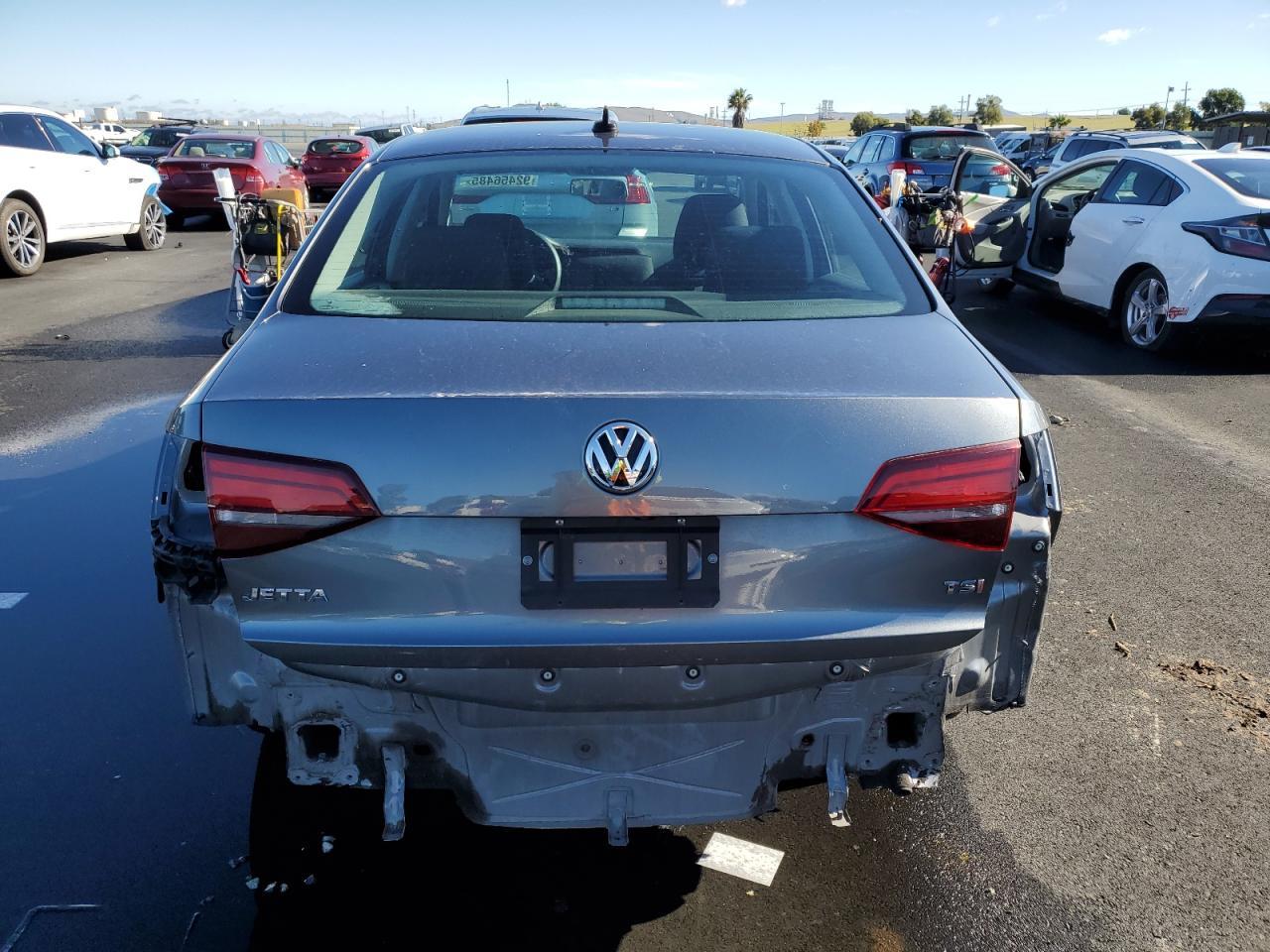 2016 Volkswagen Jetta S - Image 6