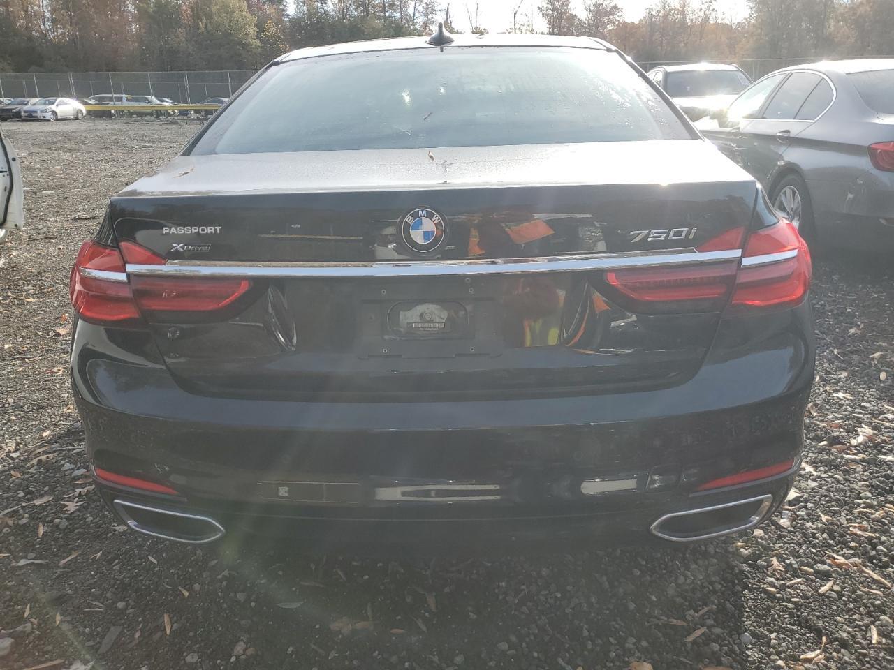 2016 BMW 750 Xi - Image 6