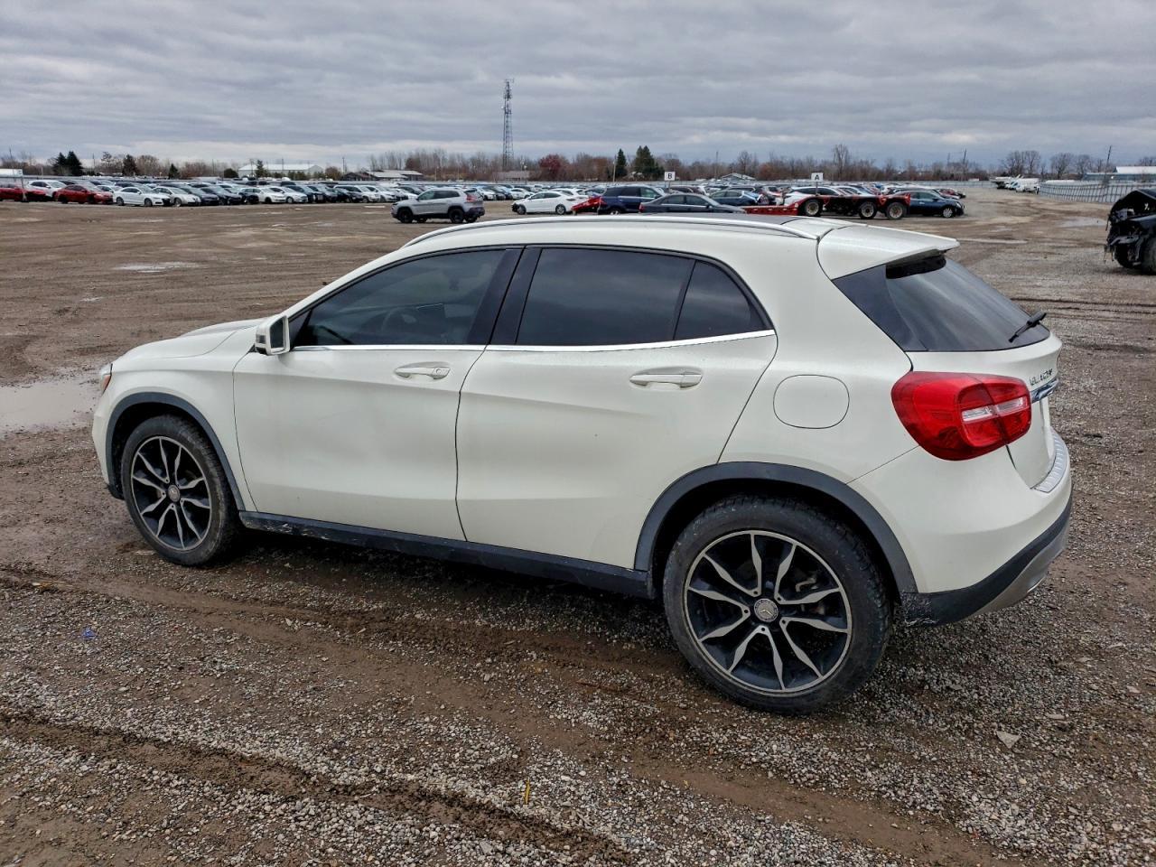 2016 Mercedes-Benz Gla 250 4Matic - Image 2