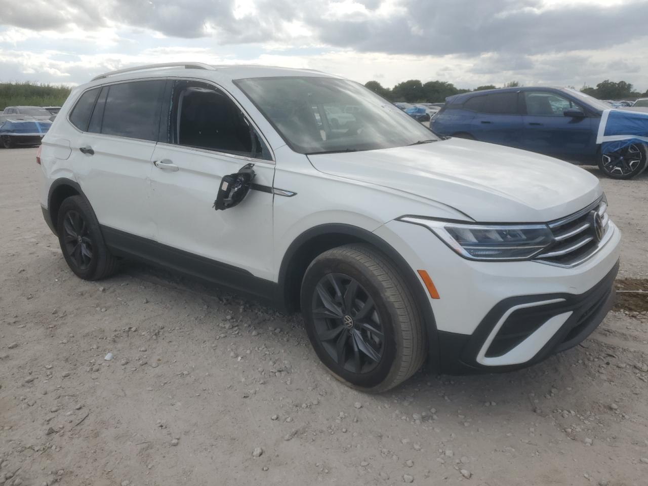 2023 Volkswagen Tiguan Se - Image 4
