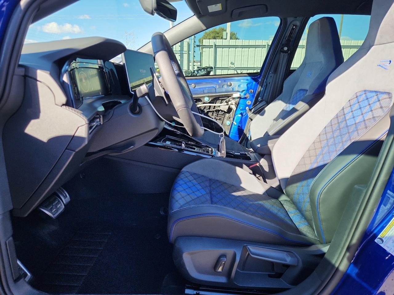 2025 Volkswagen Golf R Black Edition - Фото 7