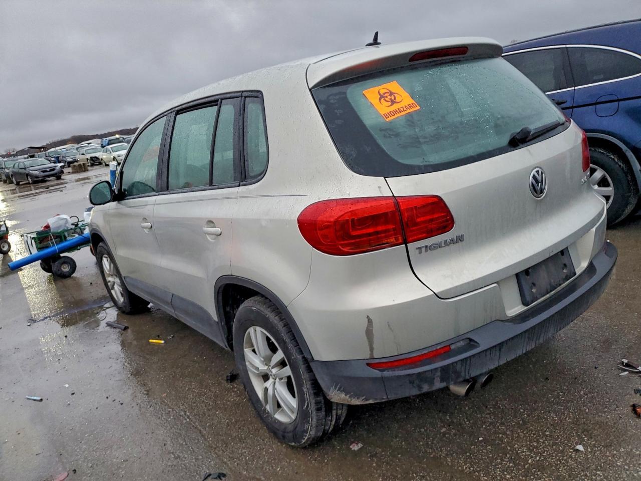2014 Volkswagen Tiguan S - Image 2