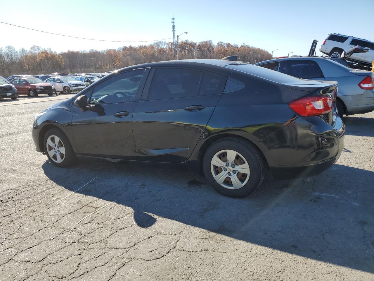 2018 Chevrolet Cruze Ls - Image 2