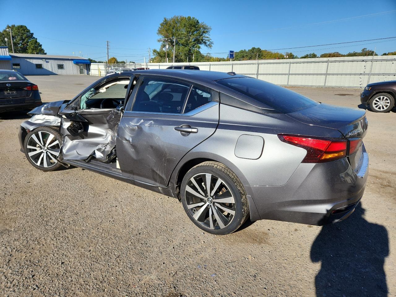 2019 Nissan Altima Sr - Фото 2
