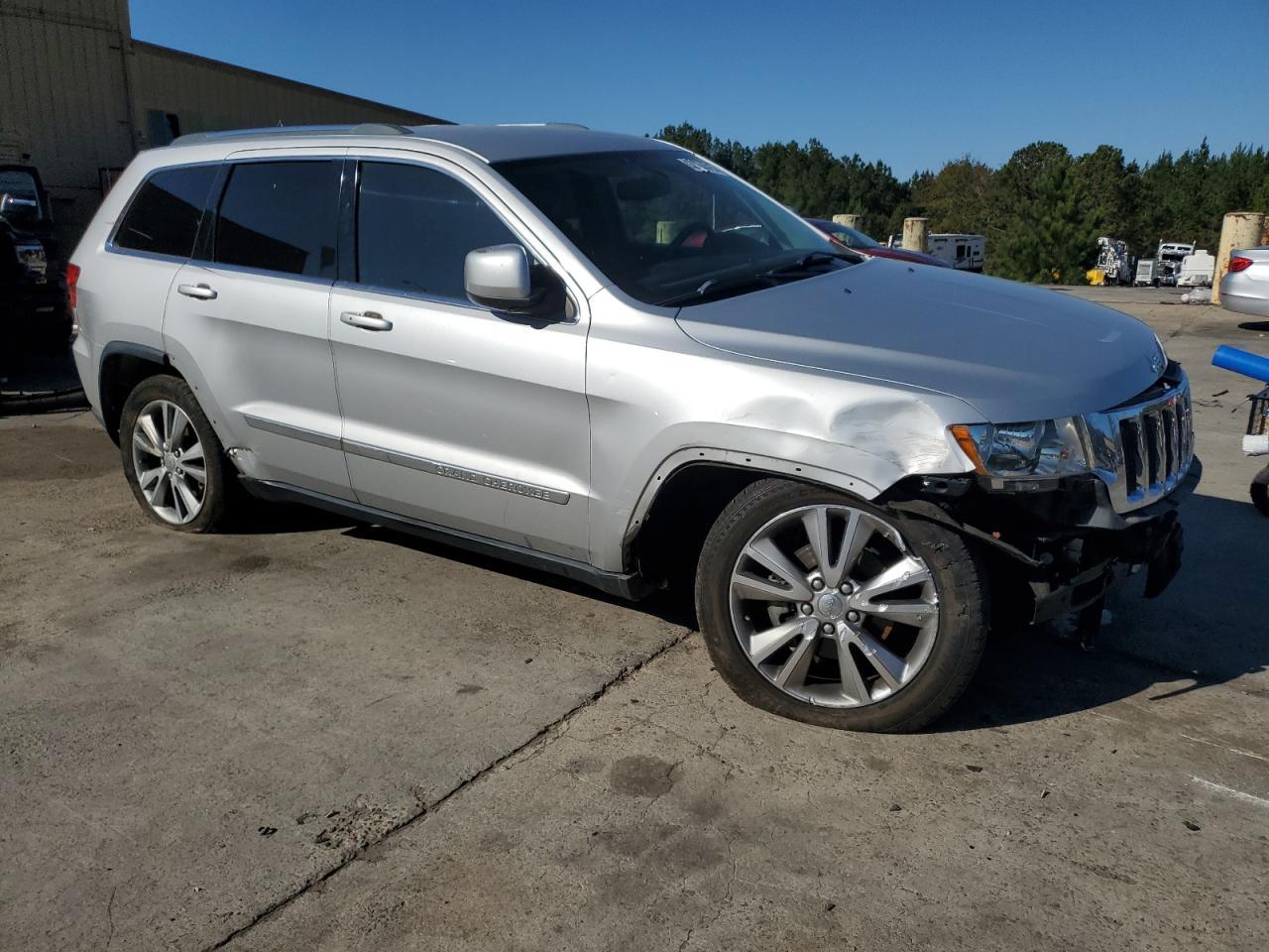 2013 Jeep Grand Cherokee Laredo - Image 4