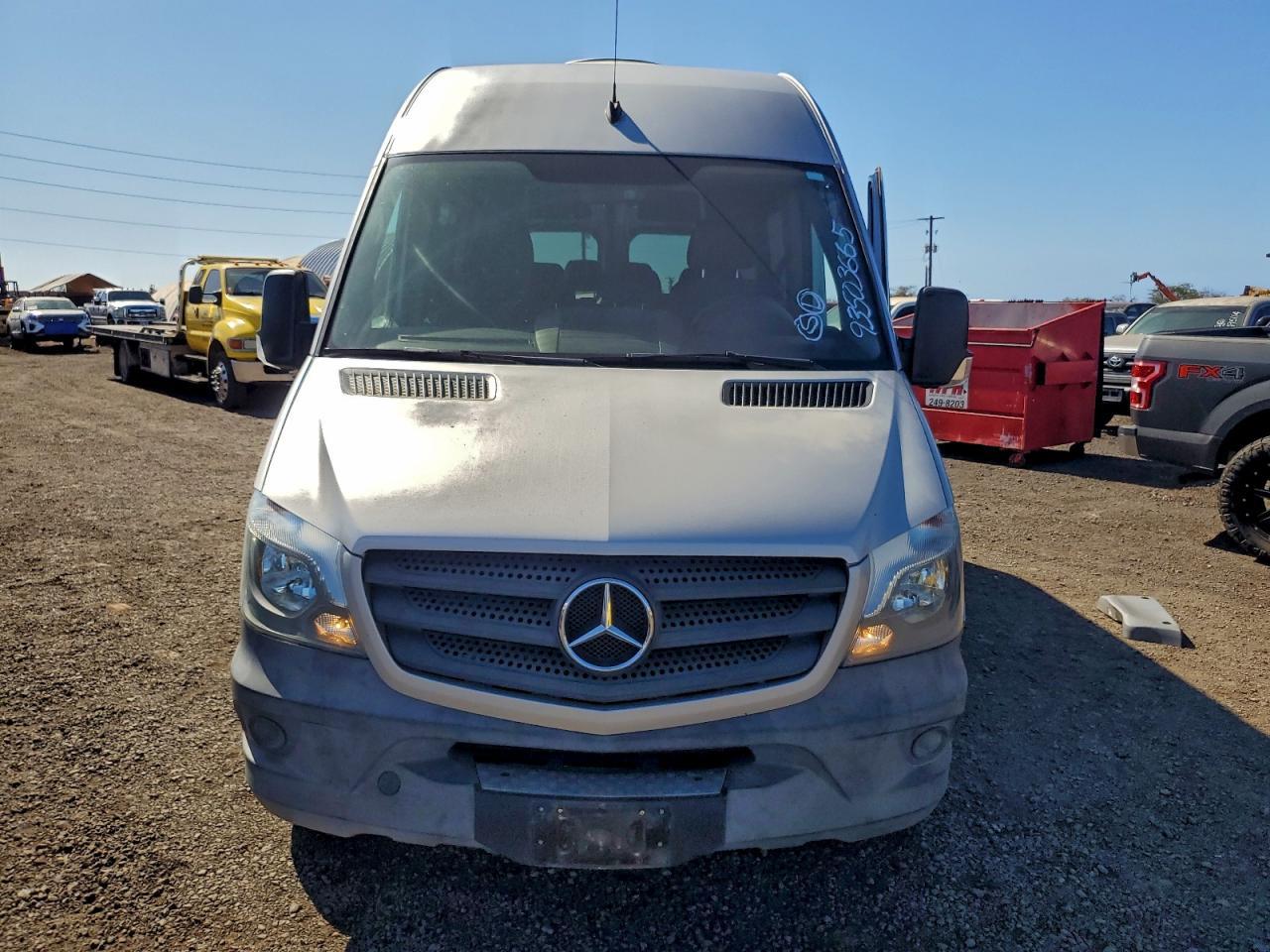 2016 Mercedes-Benz Sprinter 2500 - Image 5