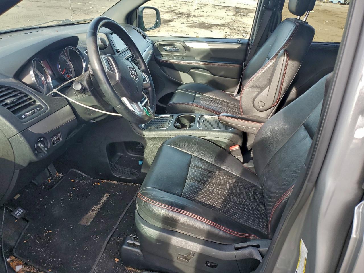 2017 Dodge Grand Caravan Gt - Image 7