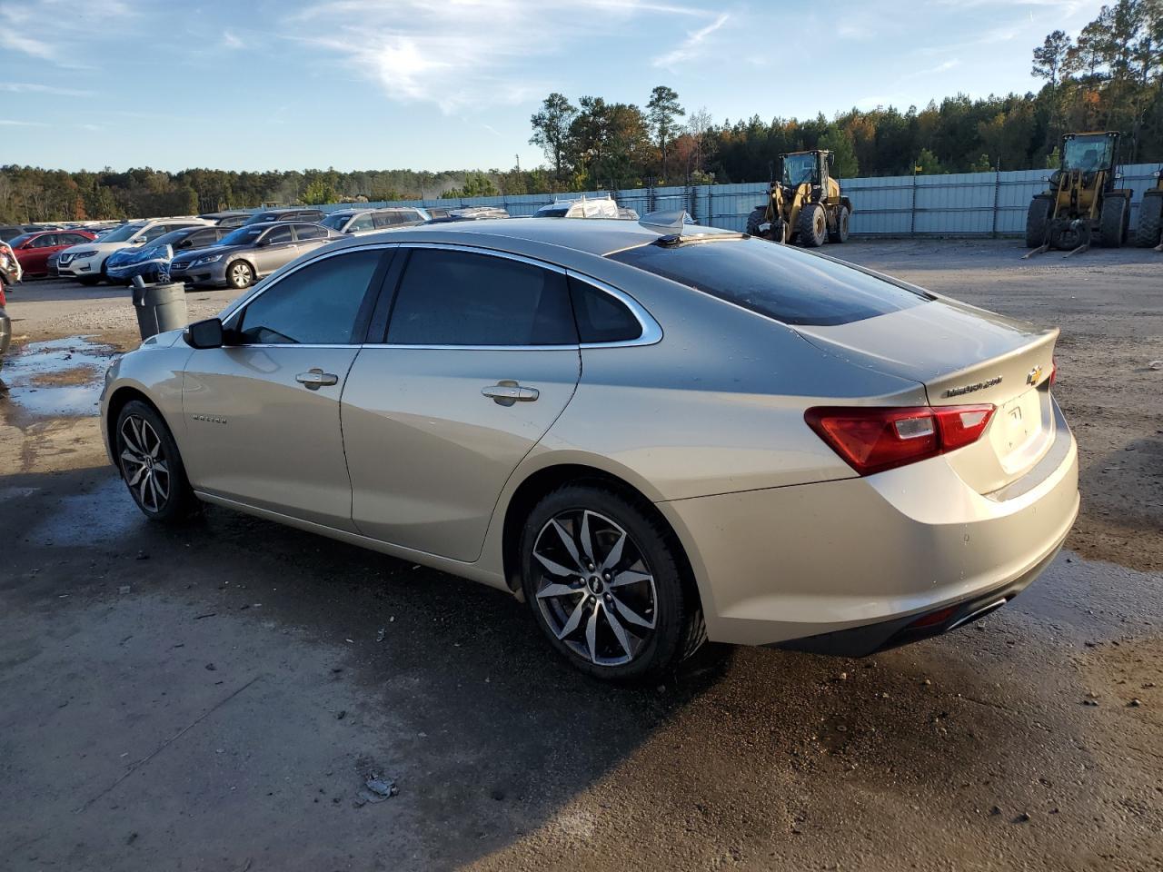 2016 Chevrolet Malibu Lt - Image 2
