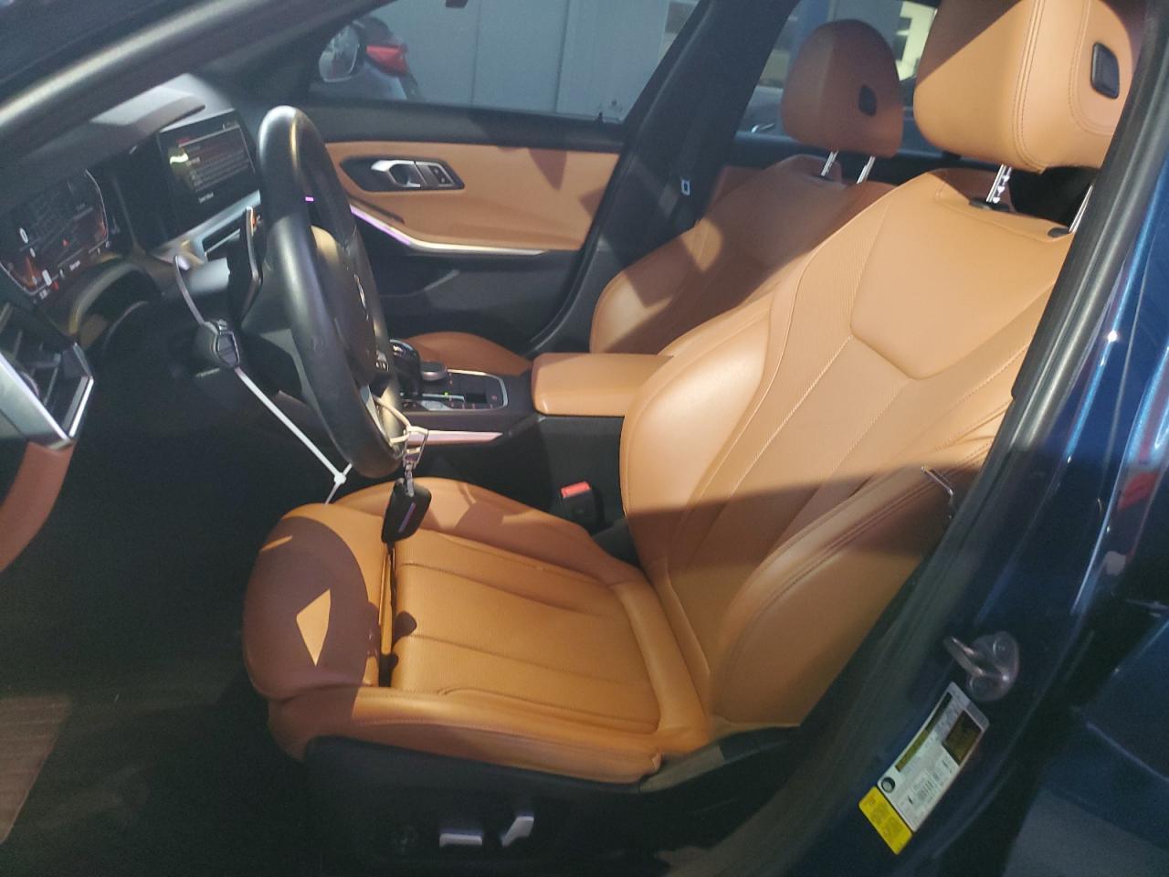 2022 BMW 330I - Фото 7