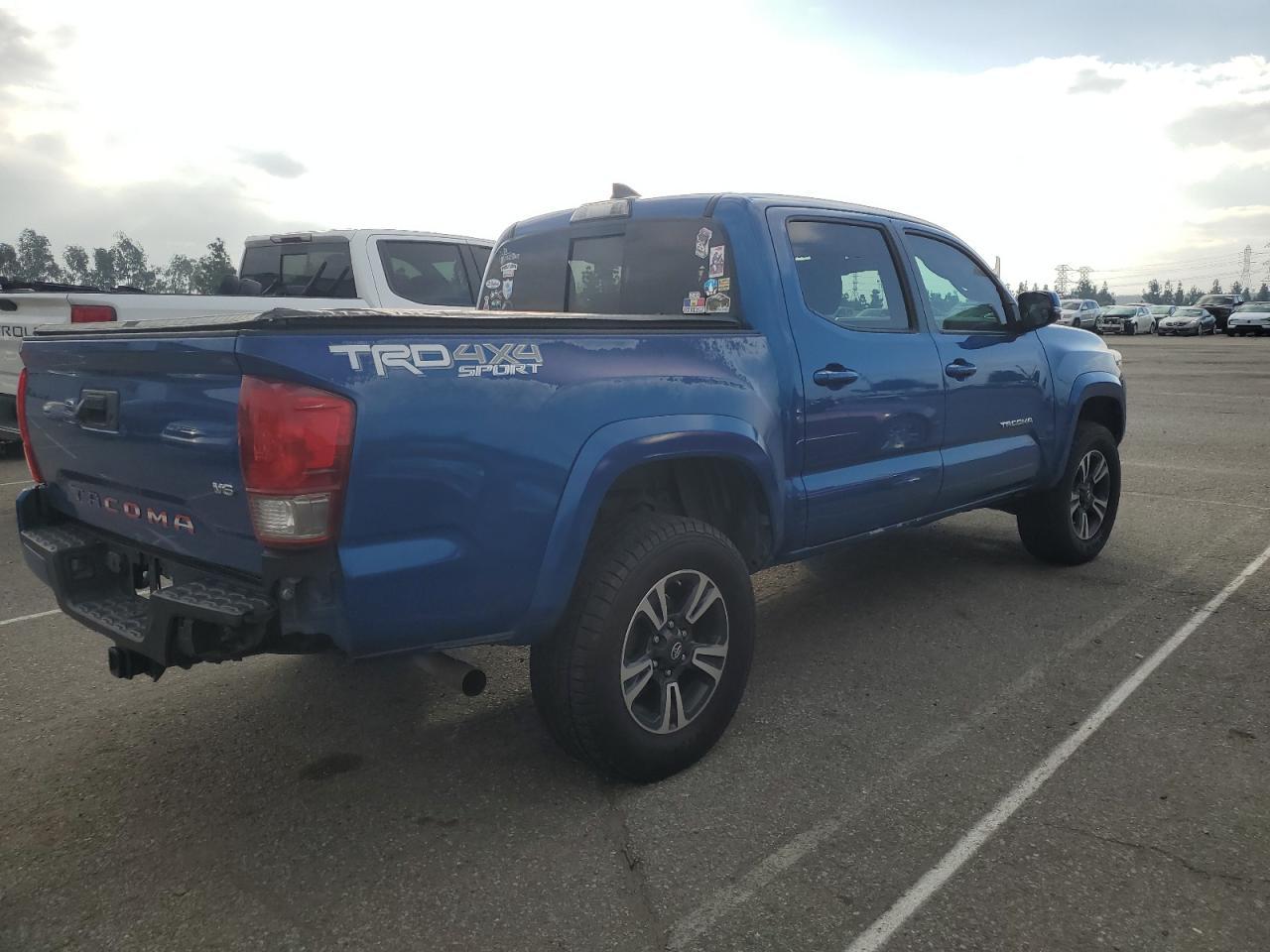 2017 Toyota Tacoma Double Cab - Фото 3