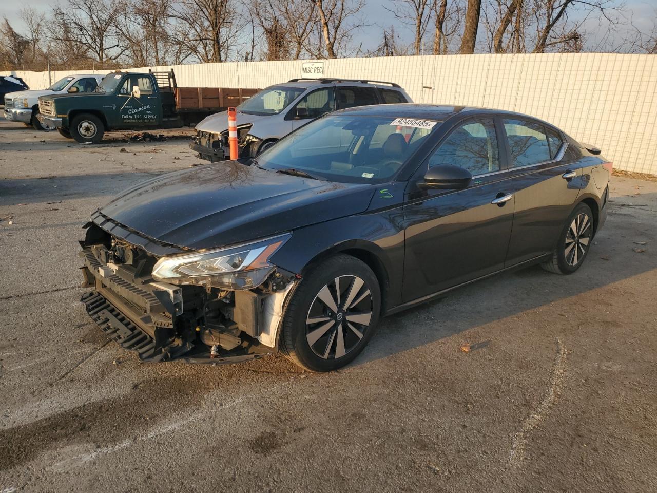 2022 Nissan Altima Sv