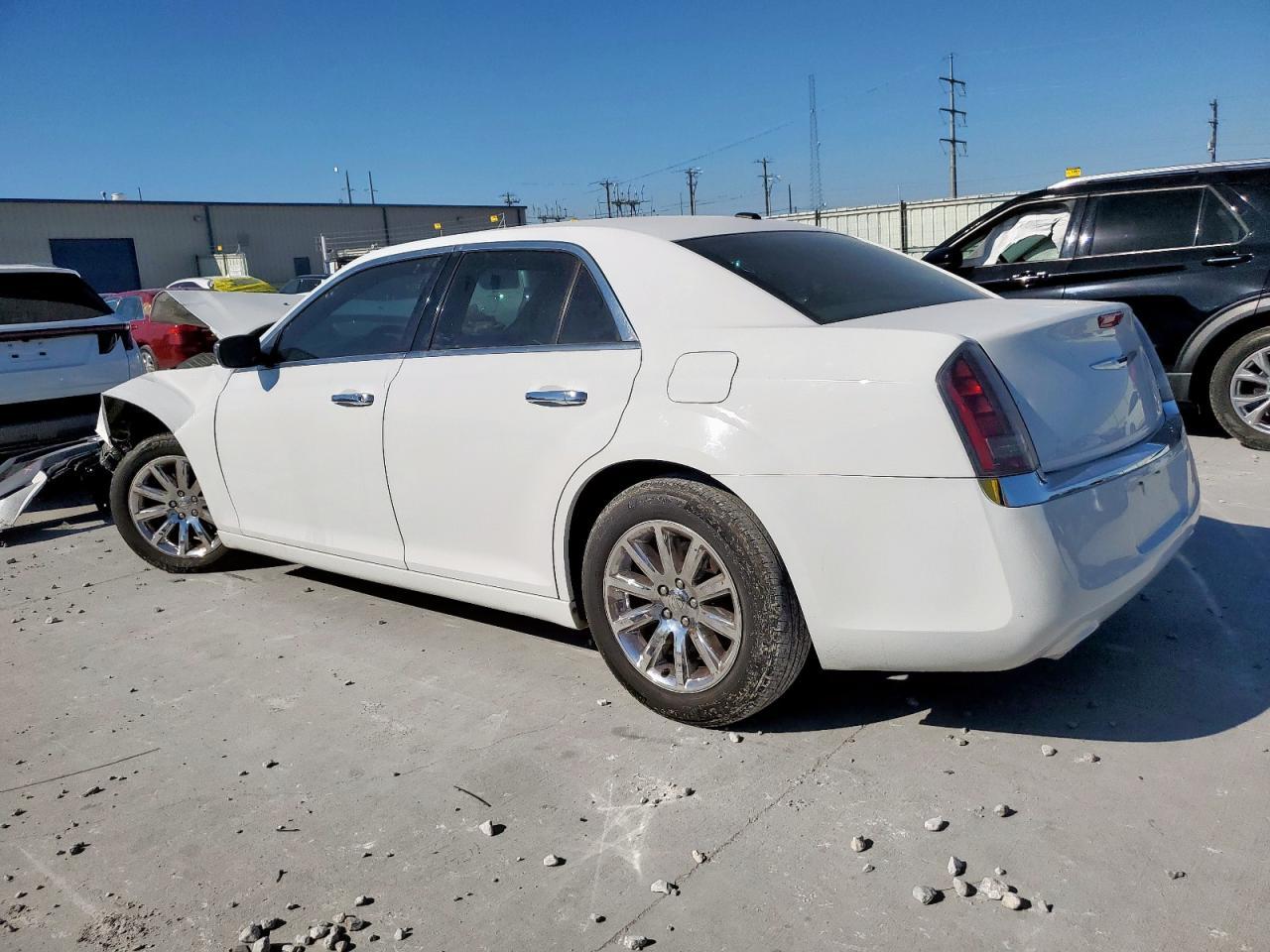 2012 Chrysler 300 Limited - Фото 2
