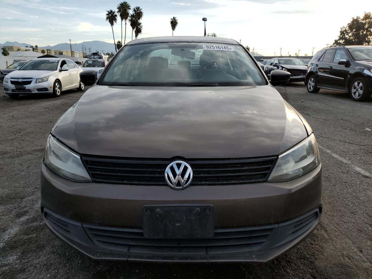 2014 Volkswagen Jetta Base - Image 5