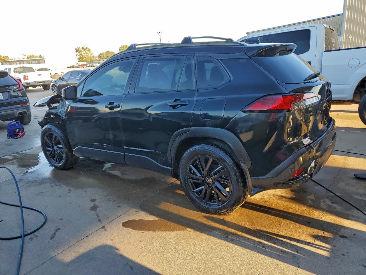 2024 Toyota Corolla Cross Se - Фото 2