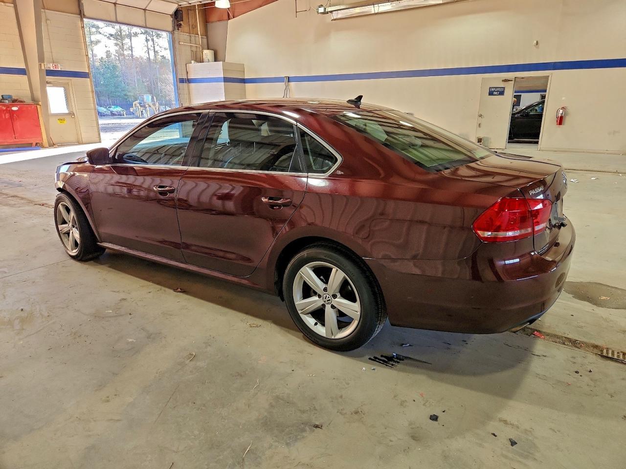 2013 Volkswagen Passat Se - Фото 2