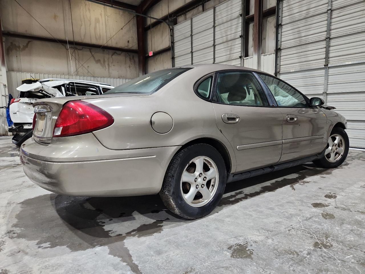 2002 Ford Taurus Se - Фото 5