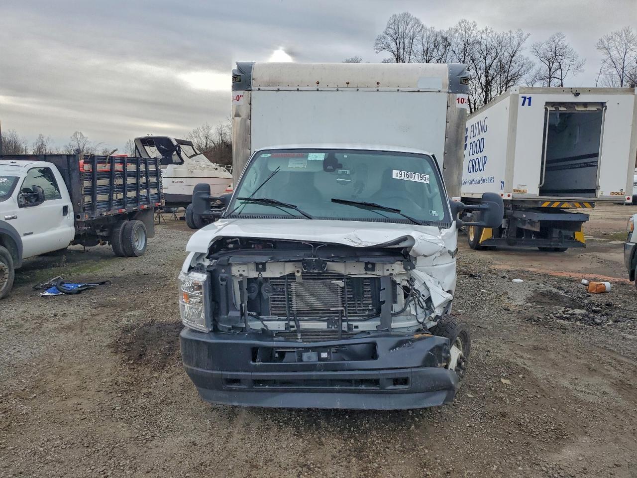 2024 Ford Econoline Box Truck - Фото 5