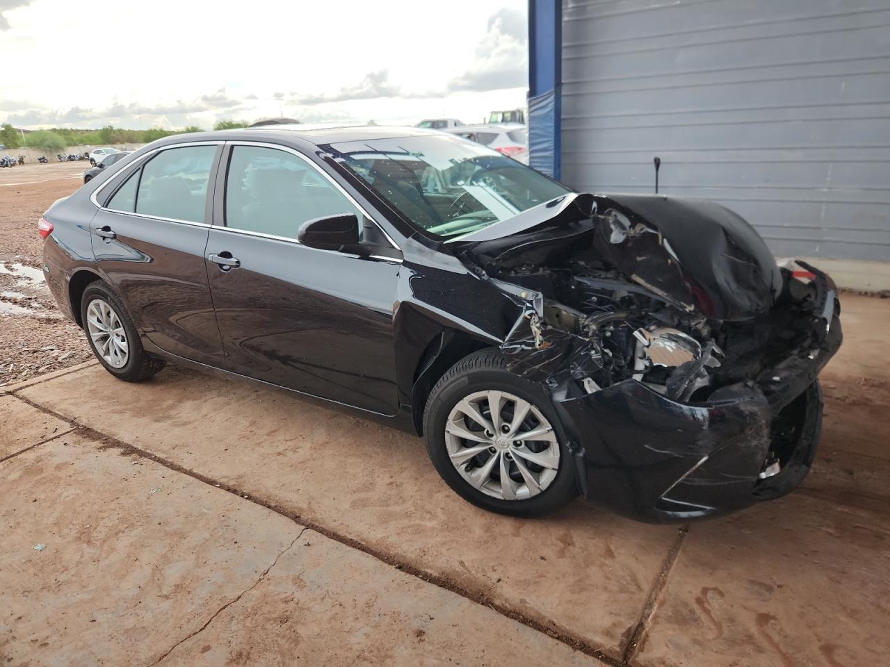 2017 Toyota Camry Le - Image 4