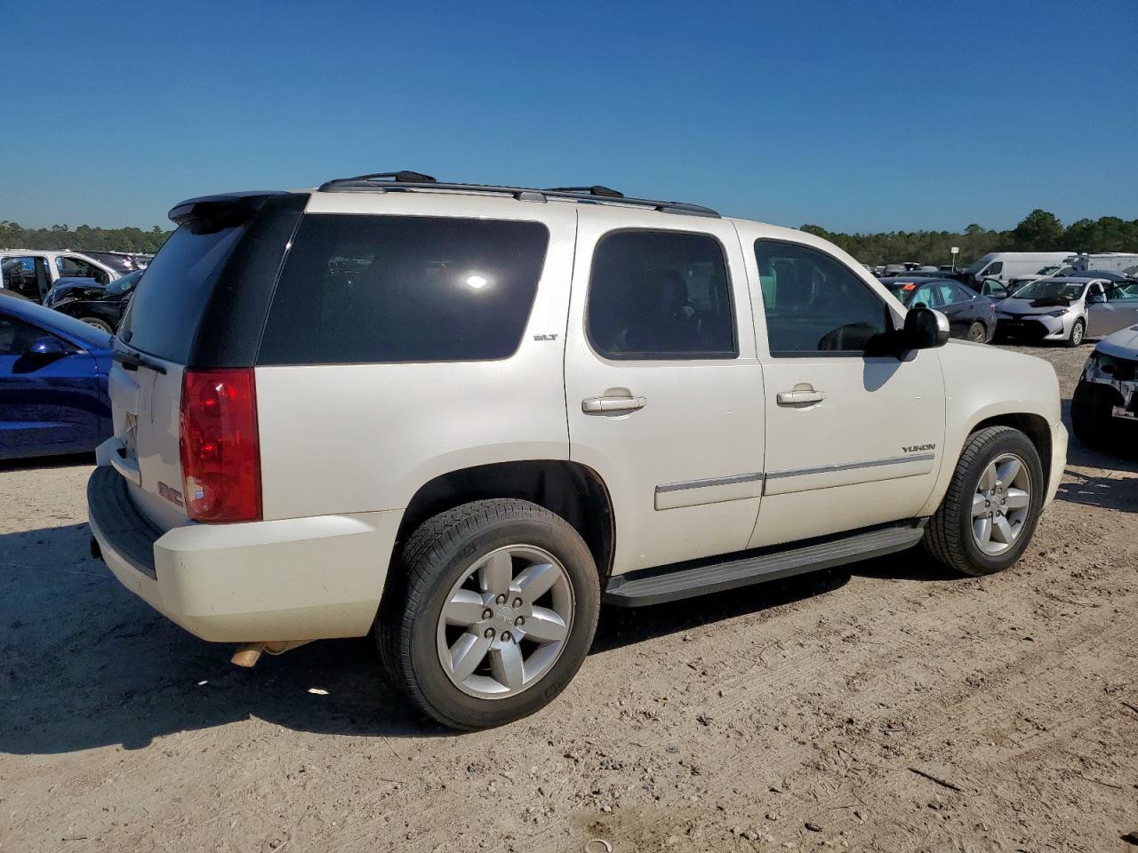 2011 GMC Yukon Slt - Image 3