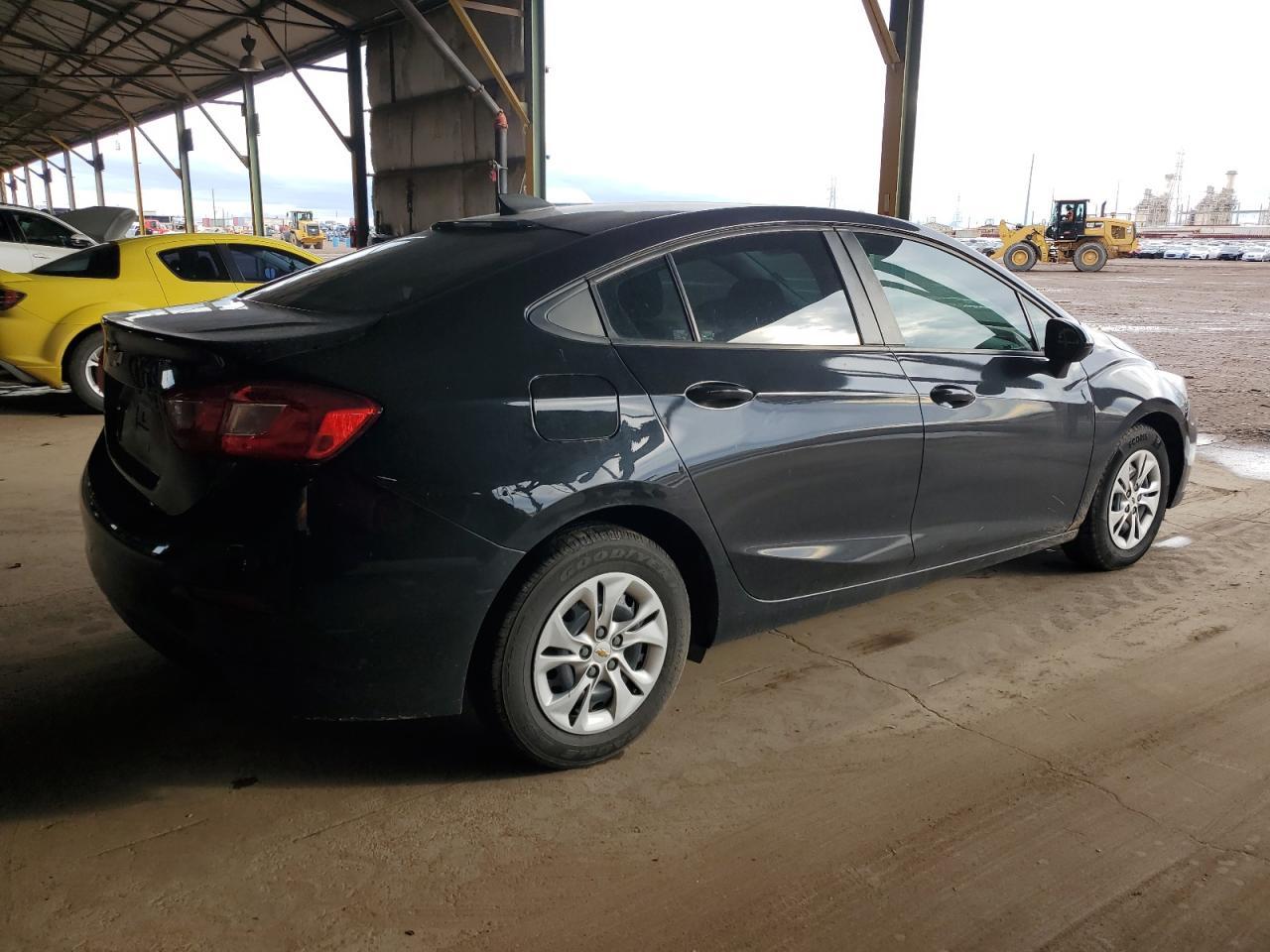 2019 Chevrolet Cruze Ls - Image 3