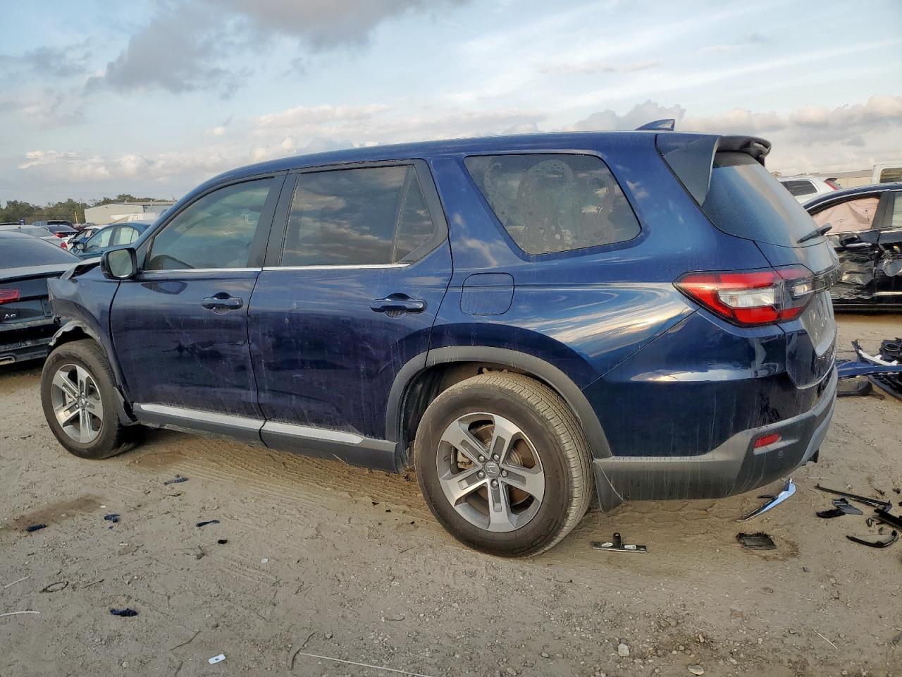 2025 Honda Pilot Exl - Image 2