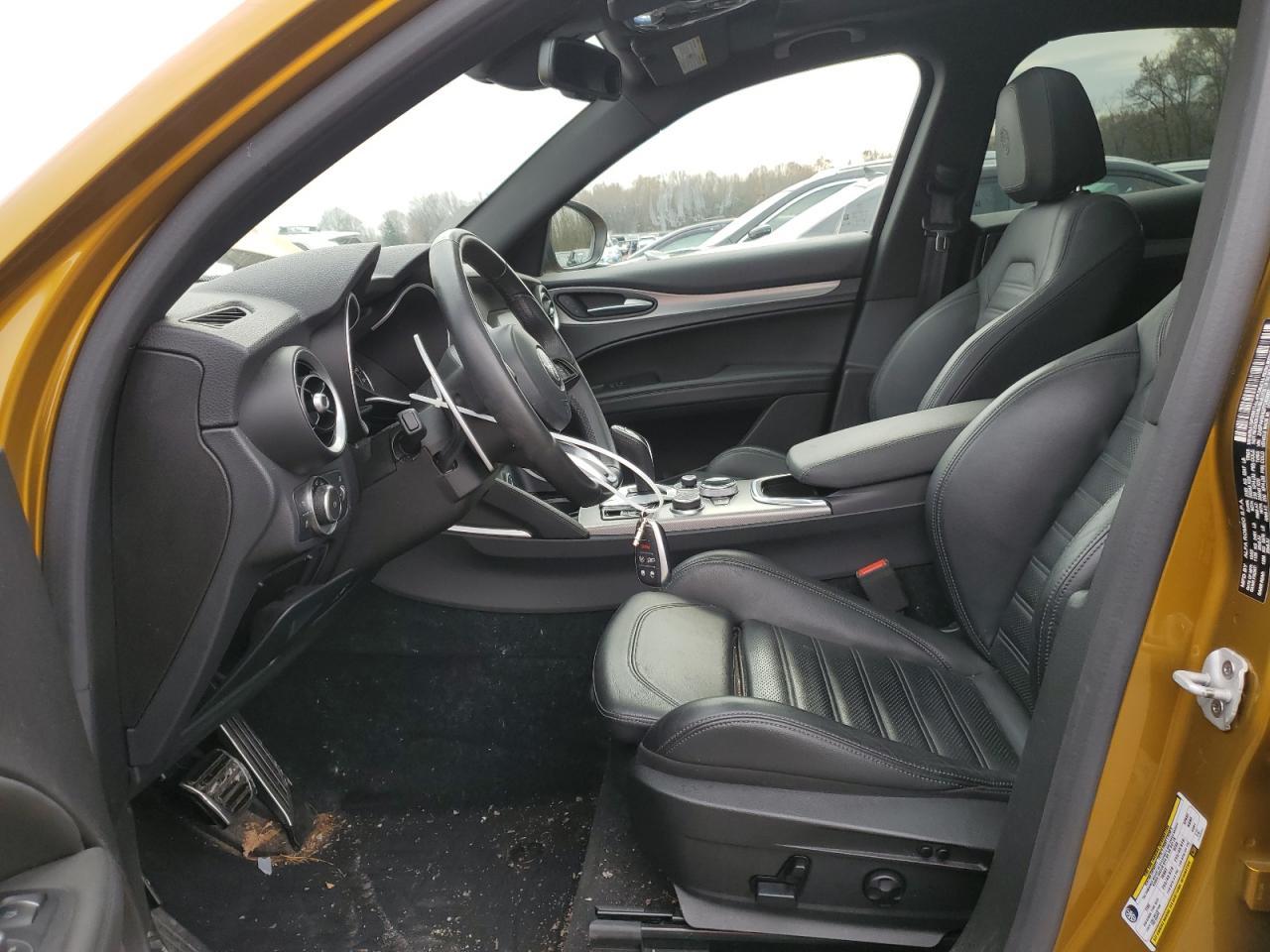 2023 Alfa Romeo Stelvio Ti - Image 7