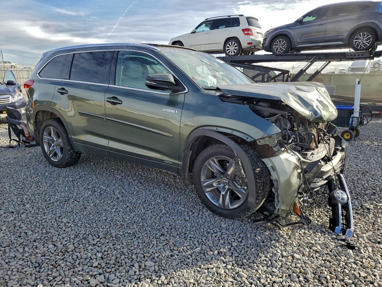 2019 Toyota Highlander Hybrid Limited - Image 4