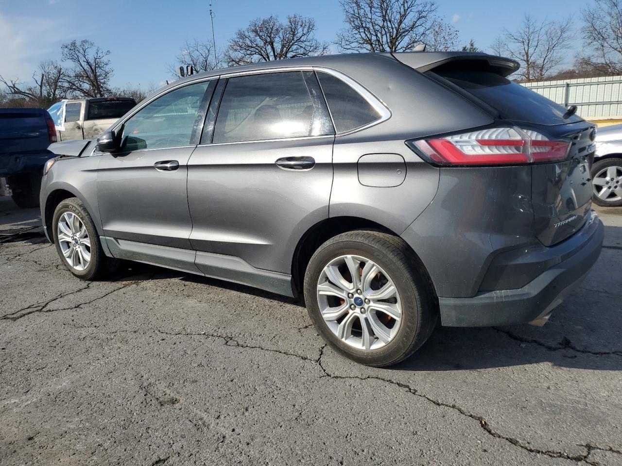 2021 Ford Edge Titanium - Image 2