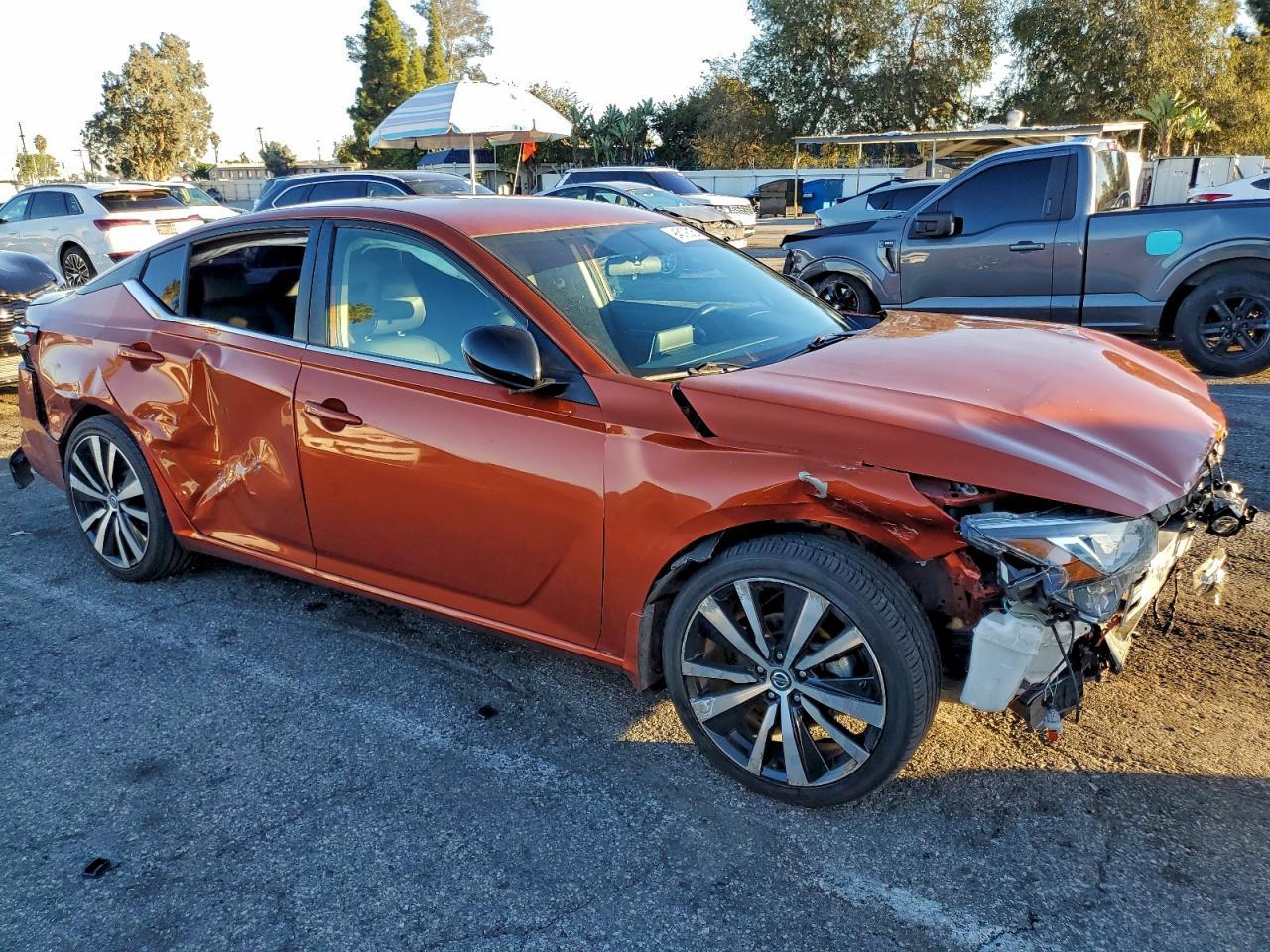 2019 Nissan Altima Sr - Image 4