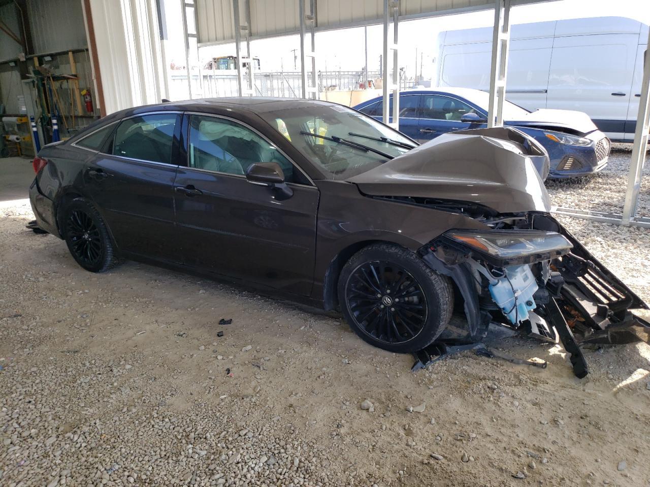 2019 Toyota Avalon Xle - Image 4