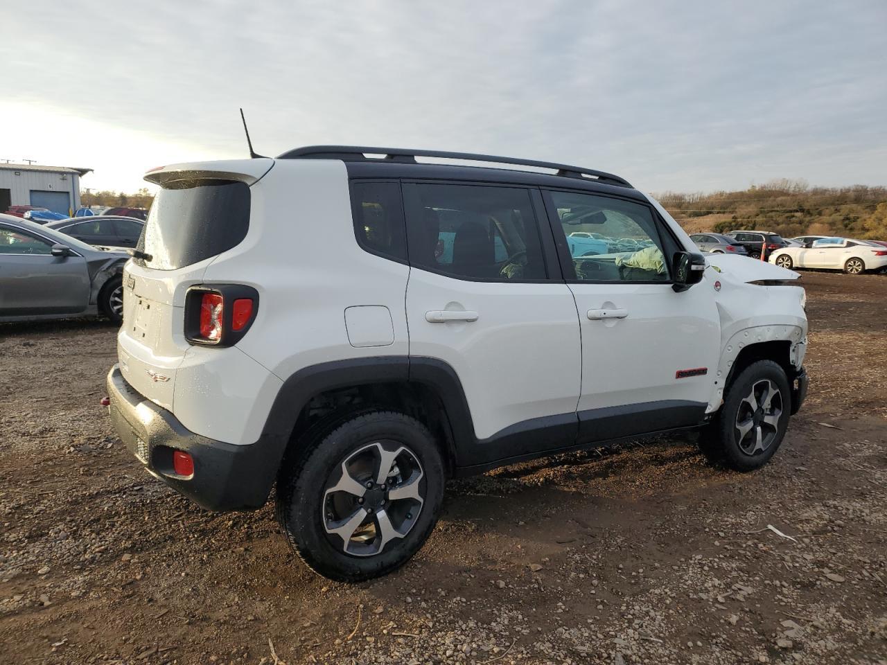 2022 Jeep Renegade Trailhawk - Фото 3
