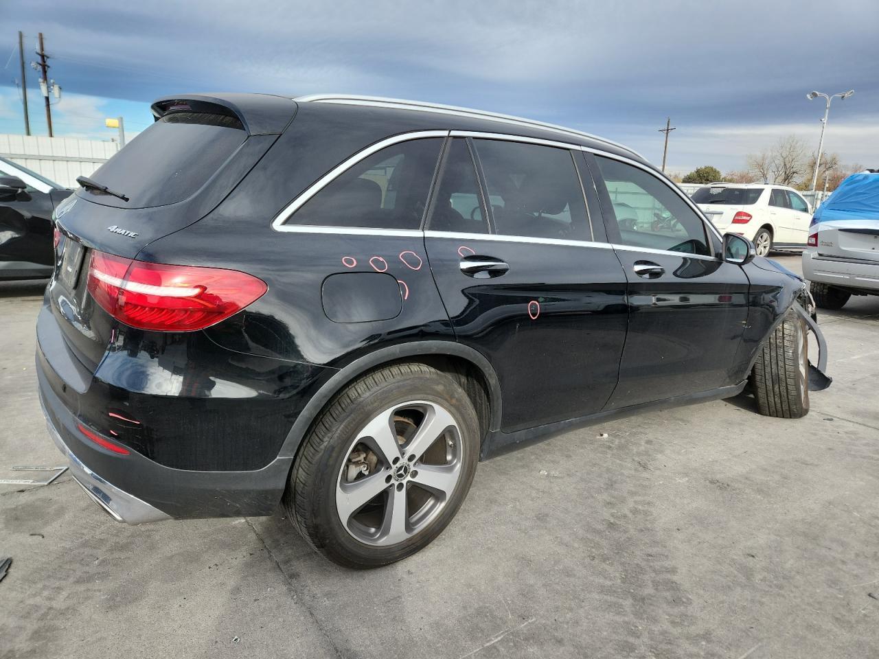 2017 Mercedes-Benz Glc 300 4Matic - Image 3