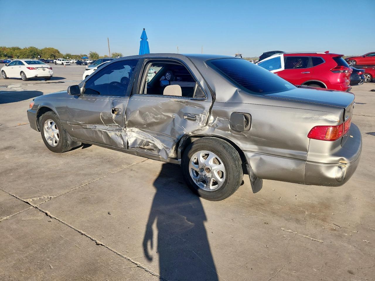 2000 Toyota Camry Ce - Фото 2