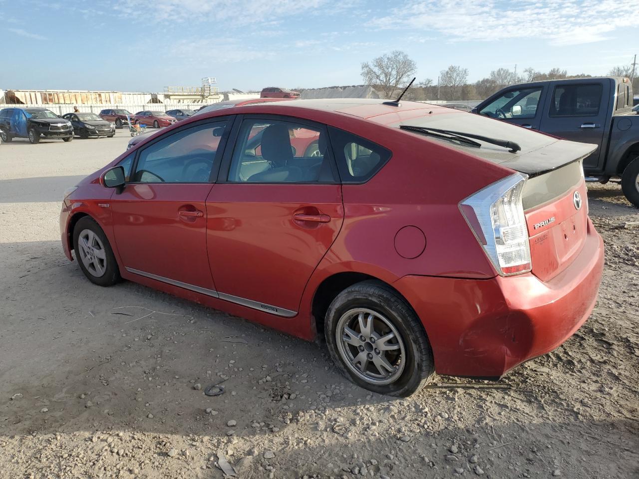 2010 Toyota Prius Iii - Фото 2