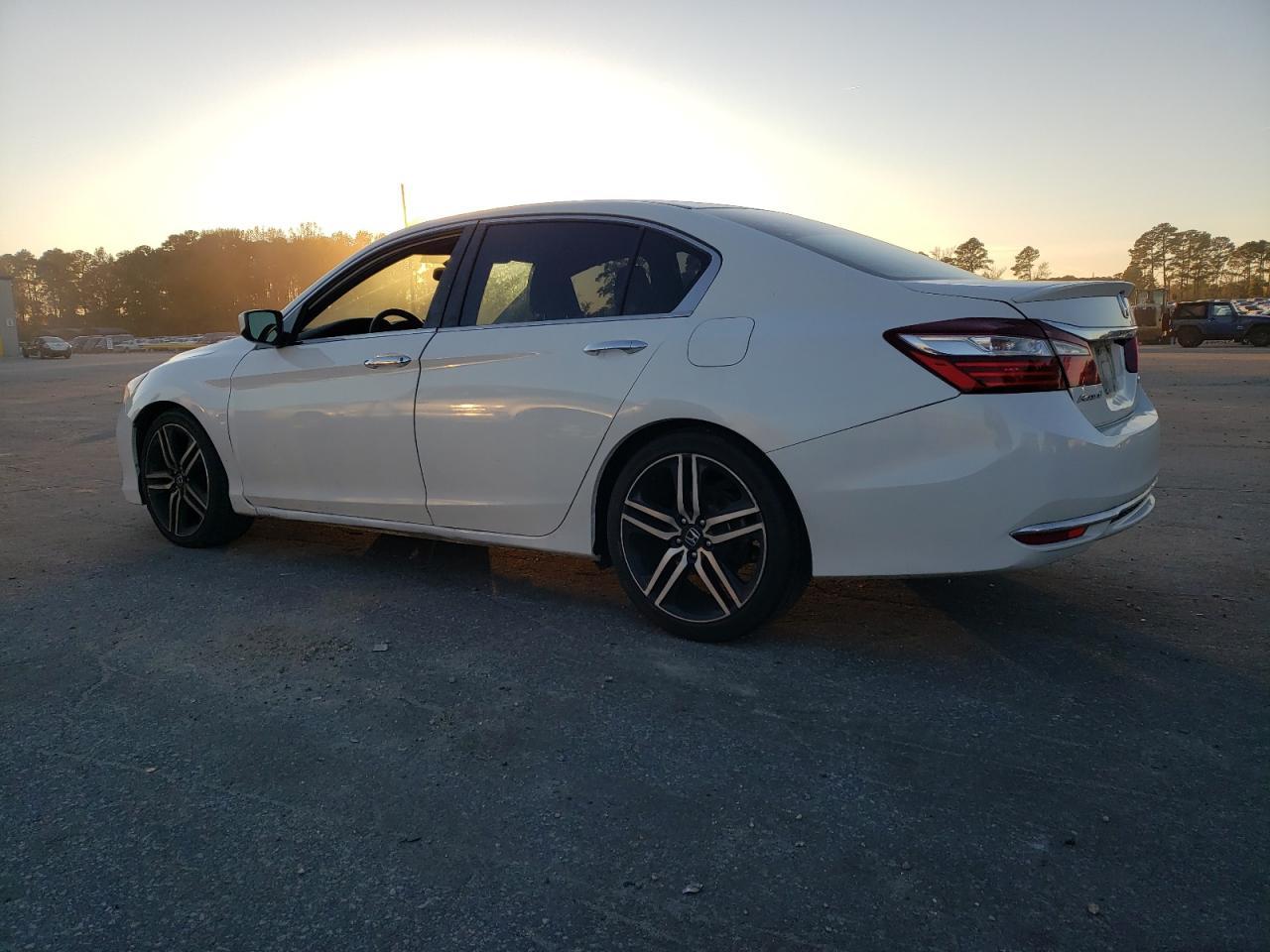 2017 Honda Accord Lx - Фото 2