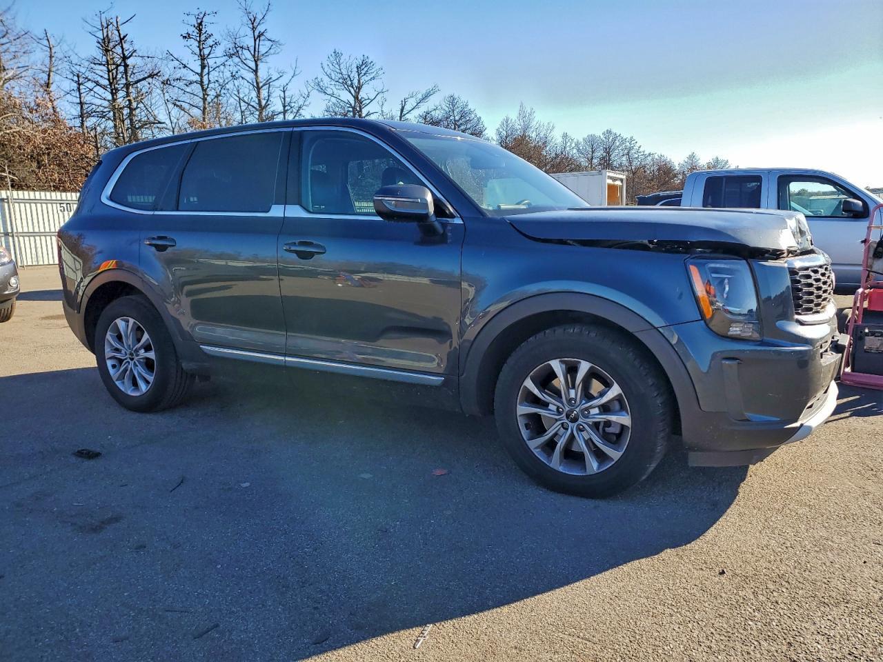 2022 Kia Telluride Lx - Image 4