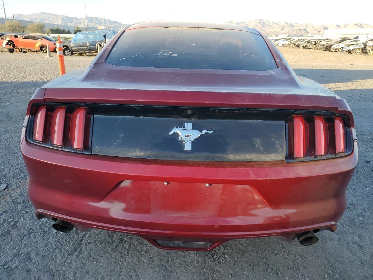 2015 Ford Mustang - Фото 6
