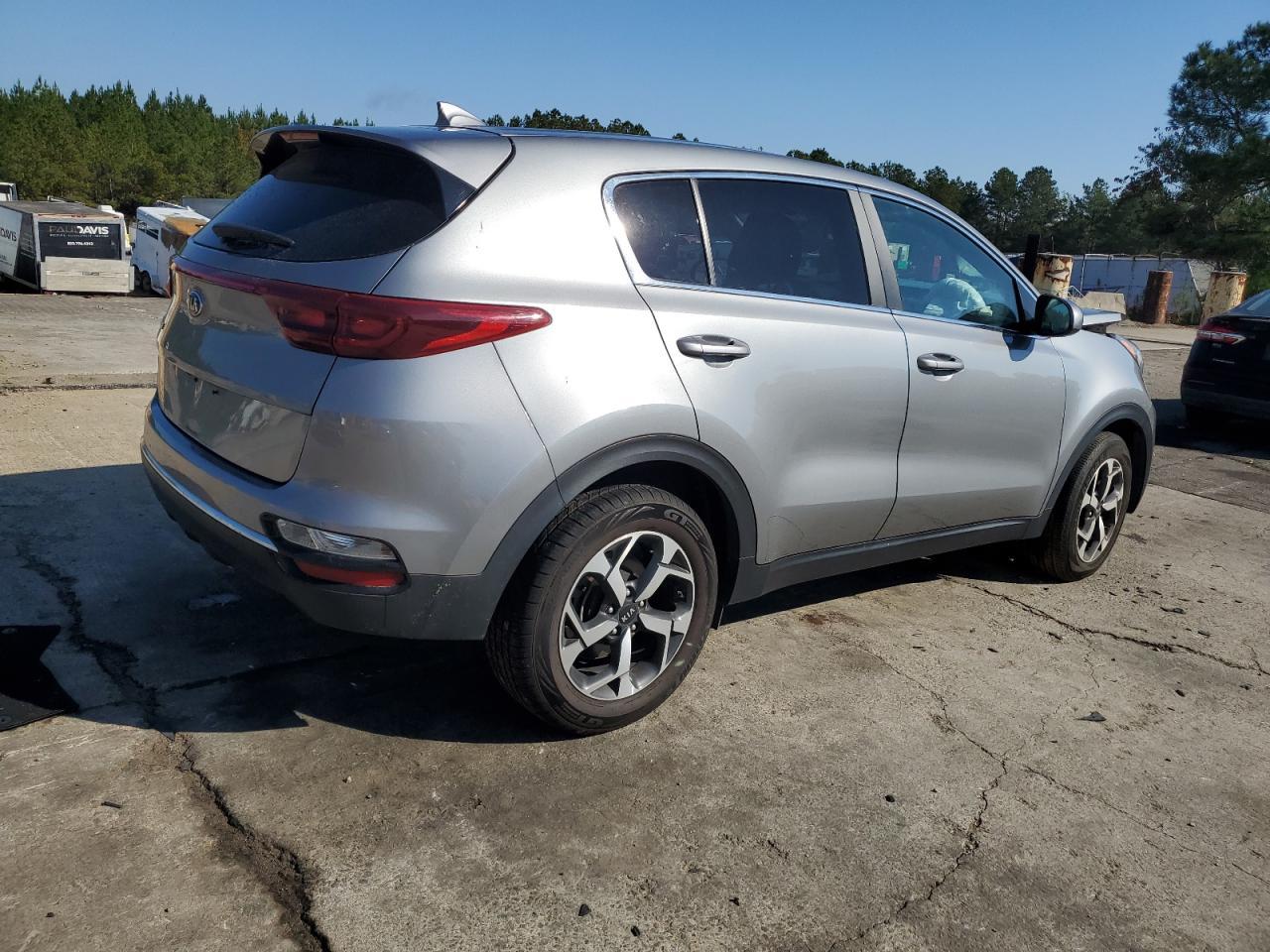 2022 Kia Sportage Lx - Image 3