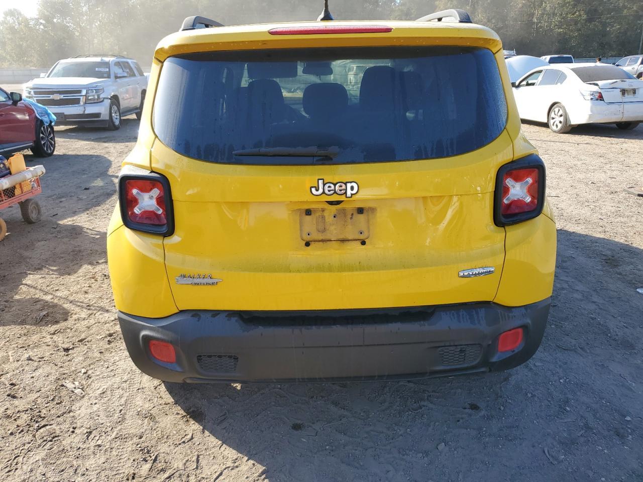 2015 Jeep Renegade Latitude - Image 6