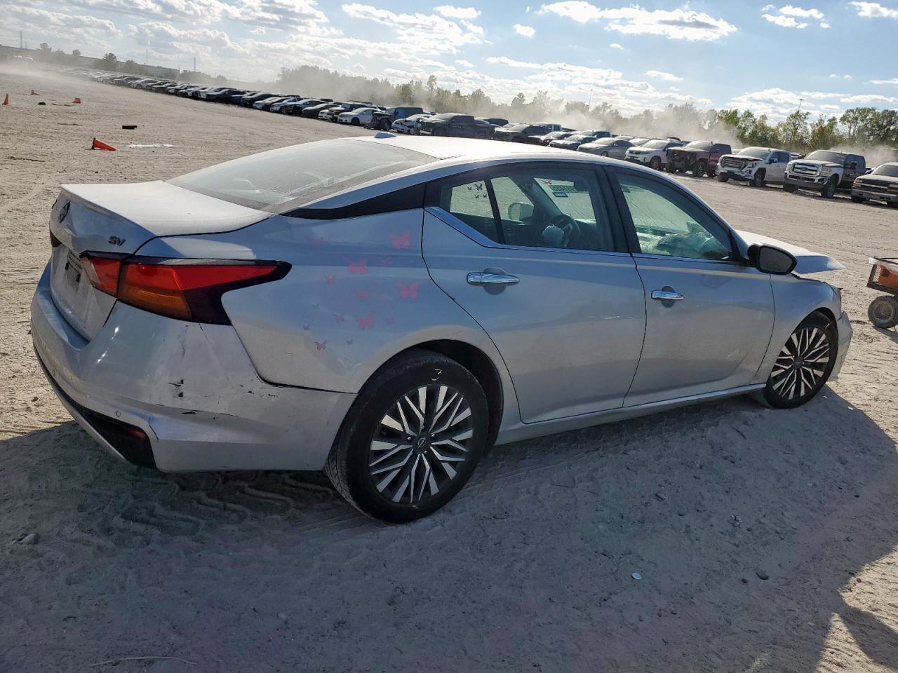 2024 Nissan Altima Sv - Image 3