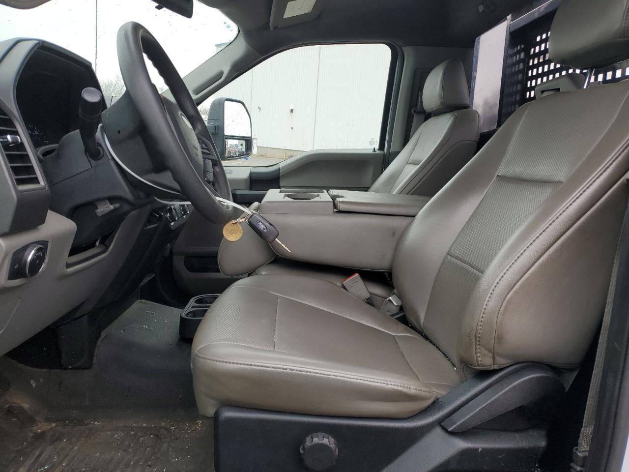 2019 Ford F550 Super Duty Flatbed Truck - Фото 7