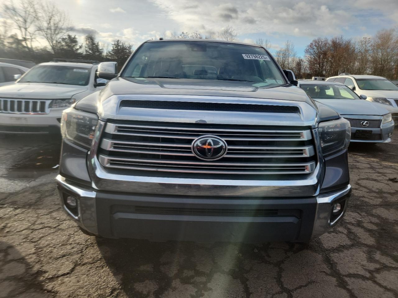 2019 Toyota Tundra Crewmax Limited - Image 5