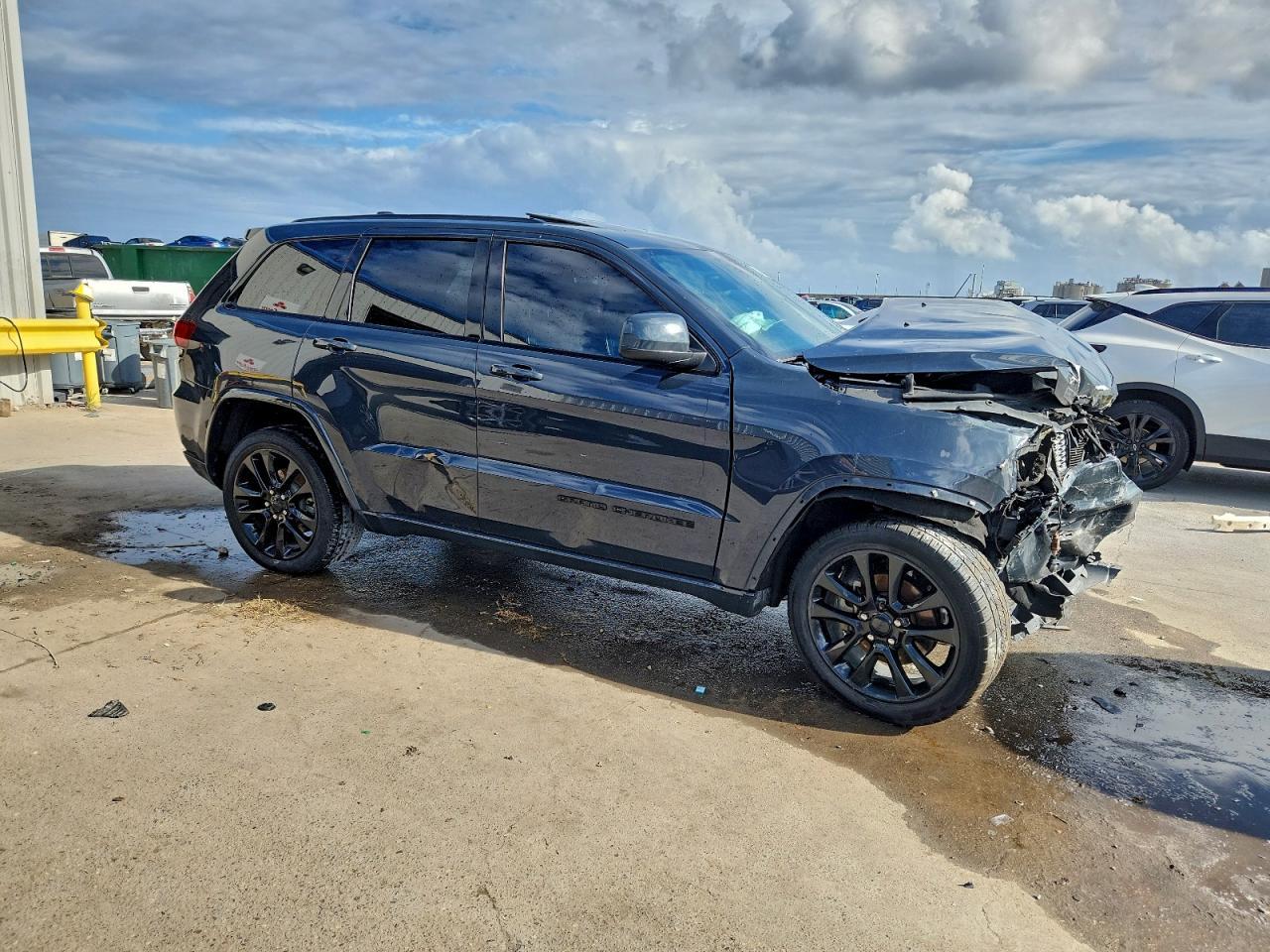 2018 Jeep Grand Cherokee Laredo - Image 4