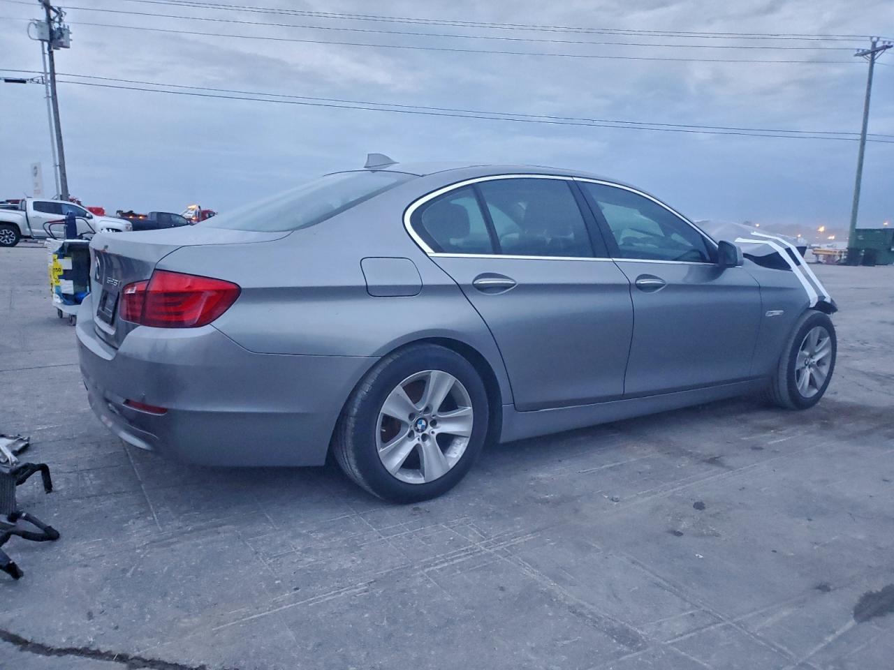 2013 BMW 528 I - Фото 3