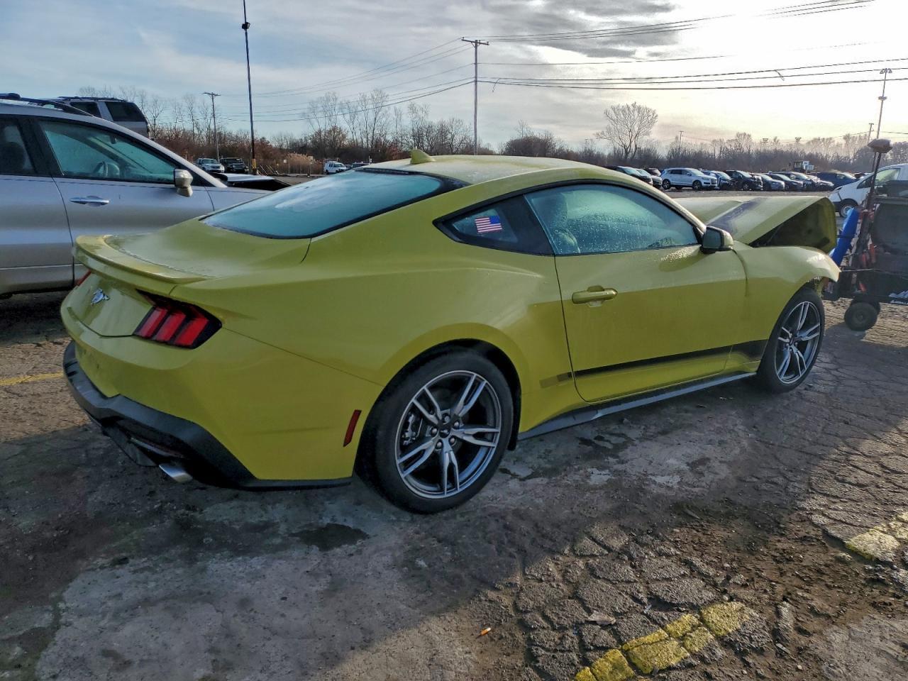 2025 Ford Mustang - Фото 3