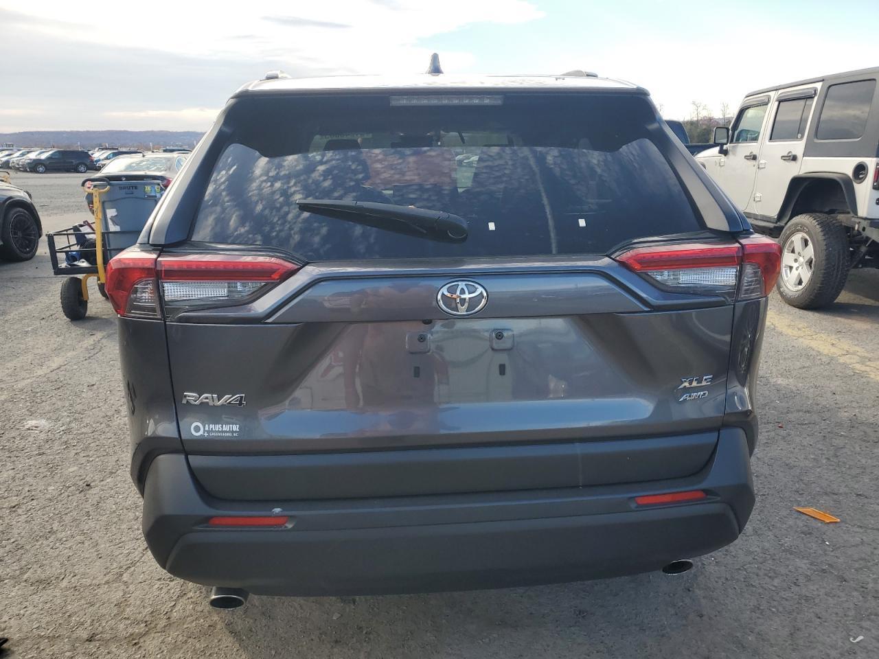 2019 Toyota Rav4 Xle Premium - Image 6